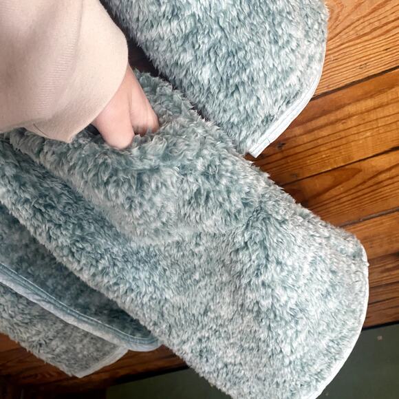 NWT Vera Bradley Eden Paisly Mint/Aqua Fluffy Fleece Robe with hood. L/XL - Picture 3 of 5